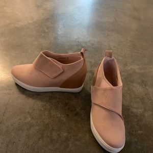 Blush pink wedges booties